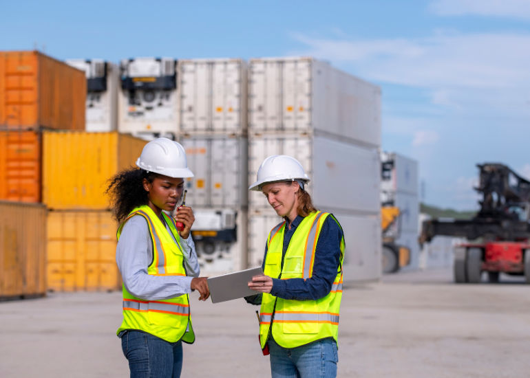 mulheres trabalhando com importação e exportação